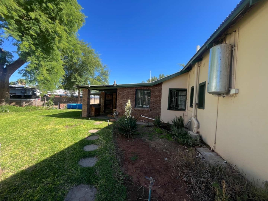 5 Bedroom Property for Sale in Die Rand Northern Cape